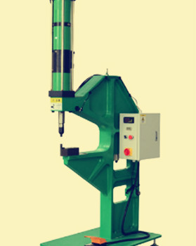 鉚接機(jī)的模具為什么容易斷裂？